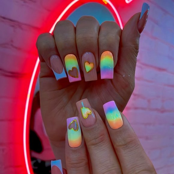 💅🏻NEW | Colorful Heart Medium Square Press On Fake Nails | Luxury Ombré 🦄🌈 - Picture 1 of 5
